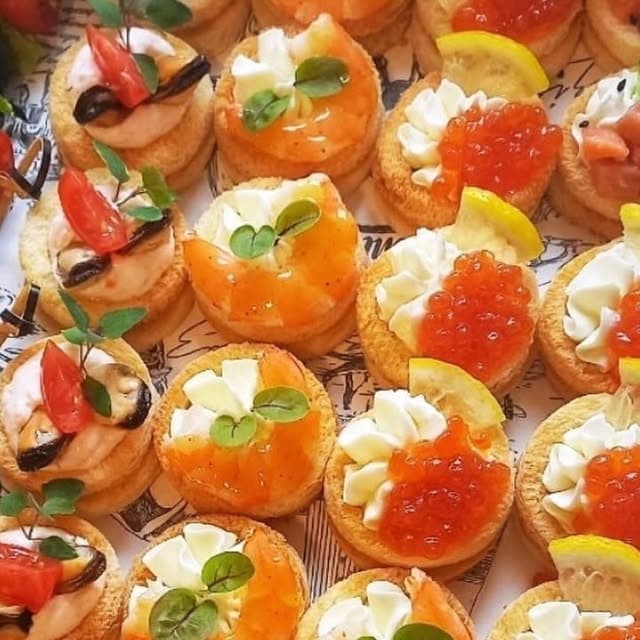 Colección de tapas artesanas y aperitivos gourmet - 4