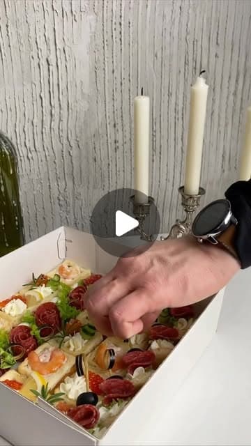 Наши фирменные фудбоксы— это искусство в каждой закуске! 🥂 Вдохновение морем и свежими вкусами ...