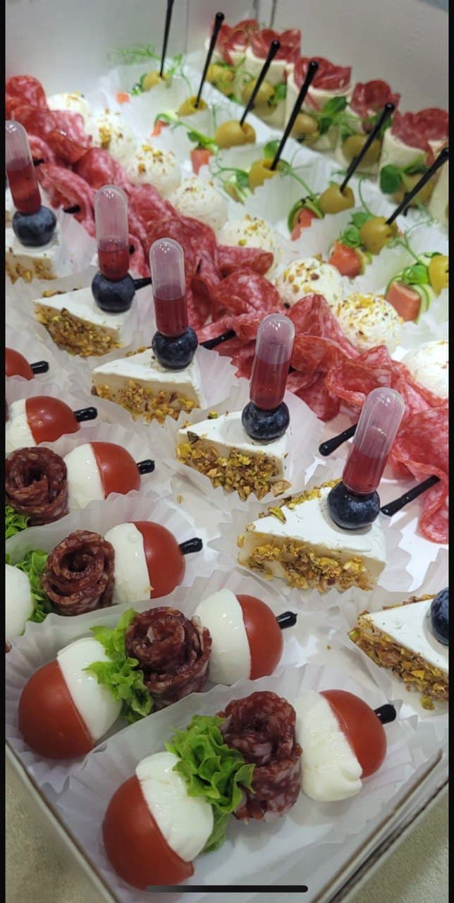 Box Lady's Whim — Gourmet tapas catering delivery in Alicante | Reina de Tapas